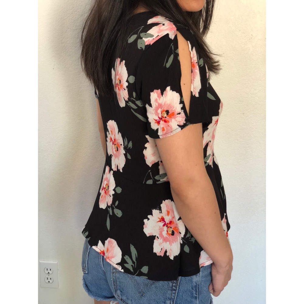 🔻SALE• LAST (S)• Azalea Blouse - Picture 4 of 5